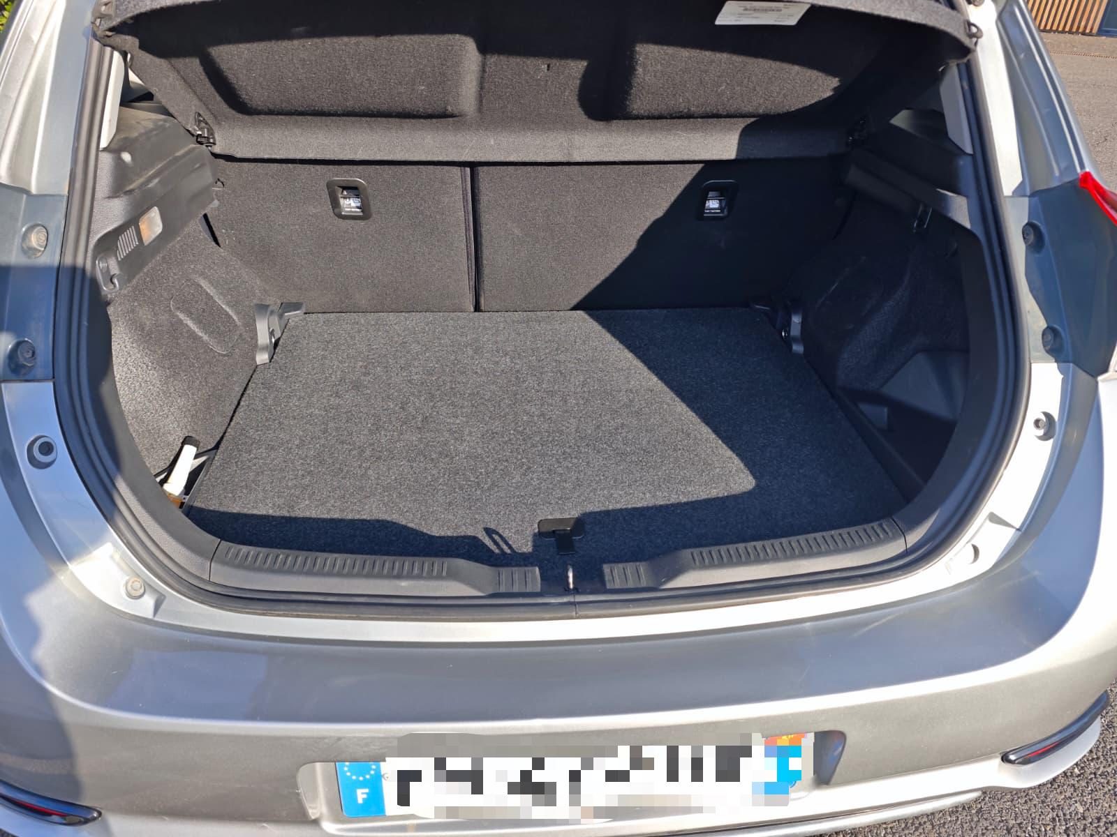 Toyota  Auris - Miniature 5