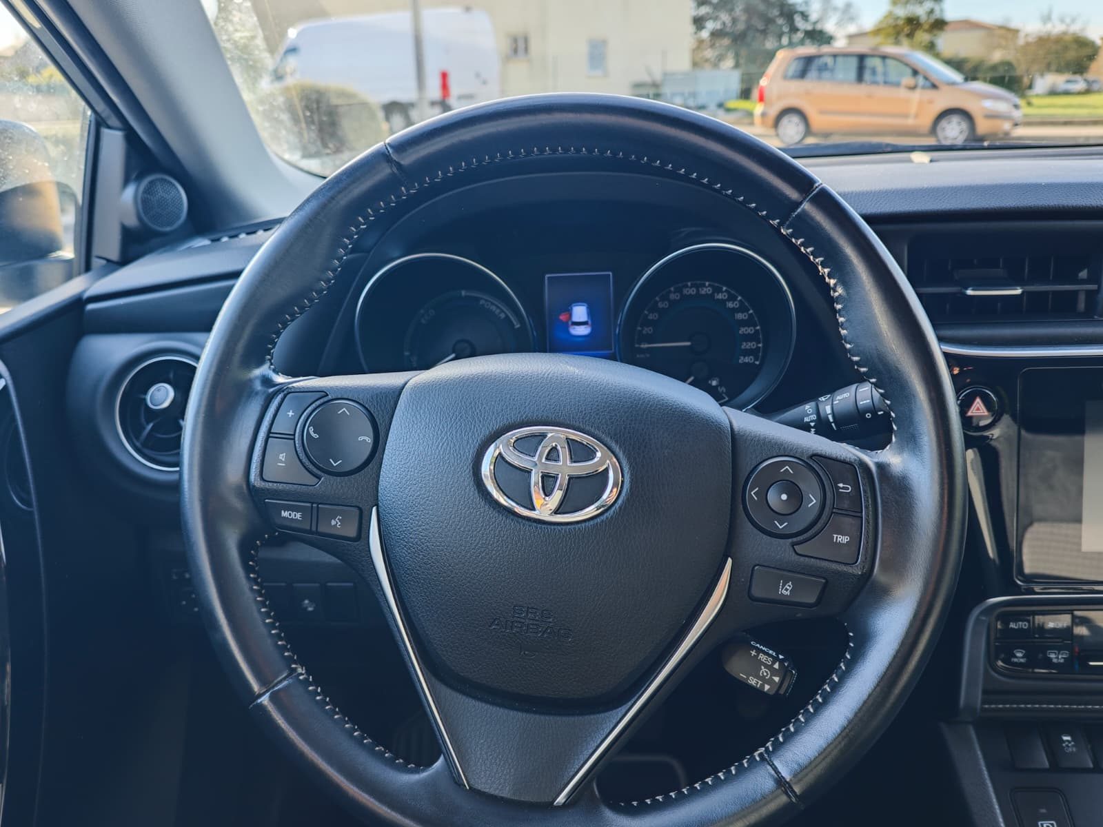 Toyota  Auris - Miniature 9