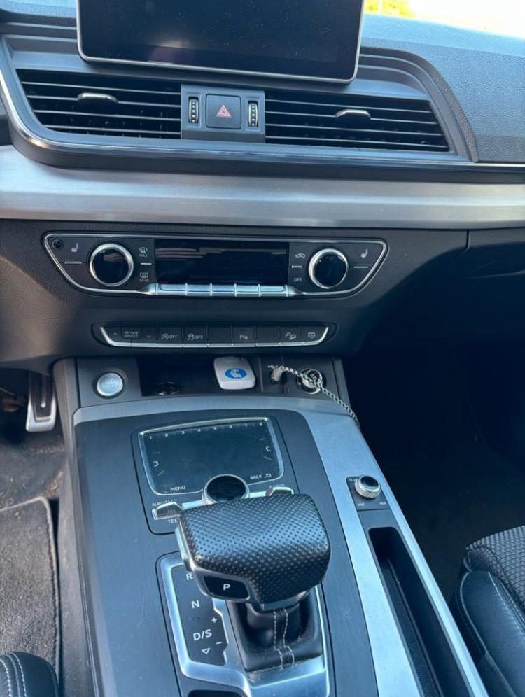 Audi Q5 - Miniature 10