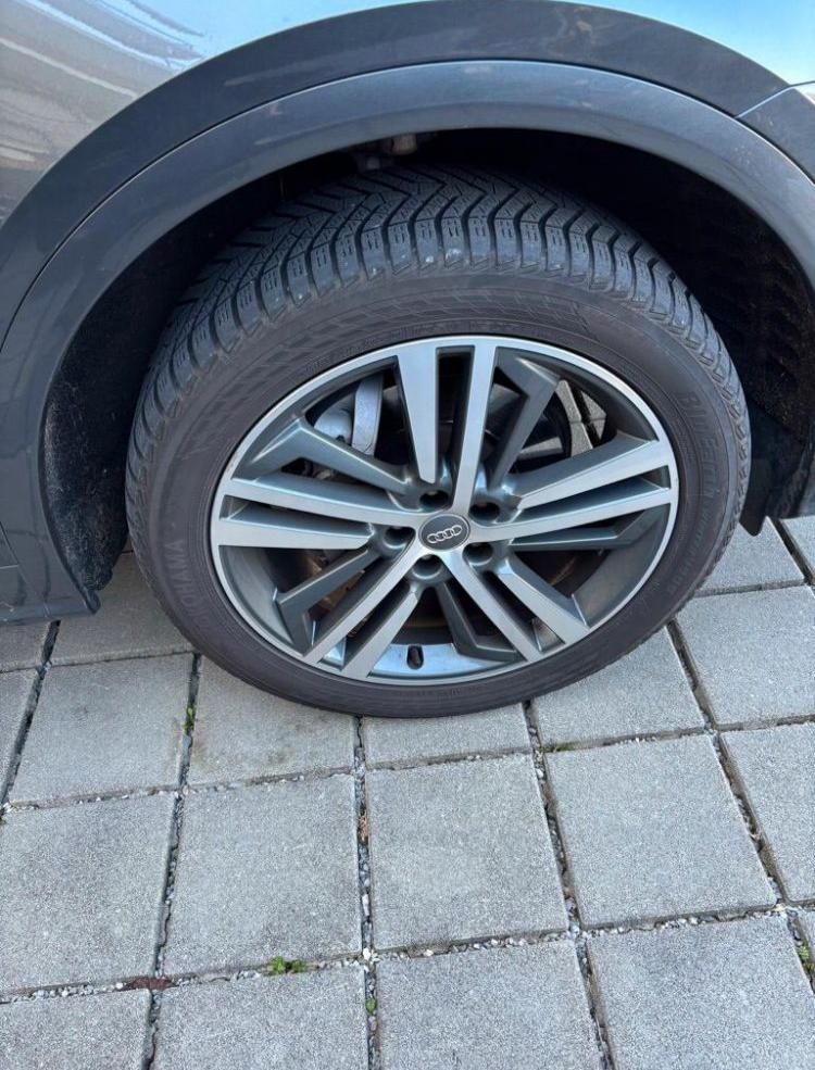 Audi Q5 - Miniature 12