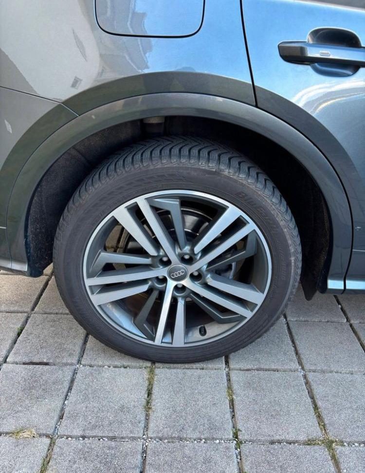 Audi Q5 - Miniature 13