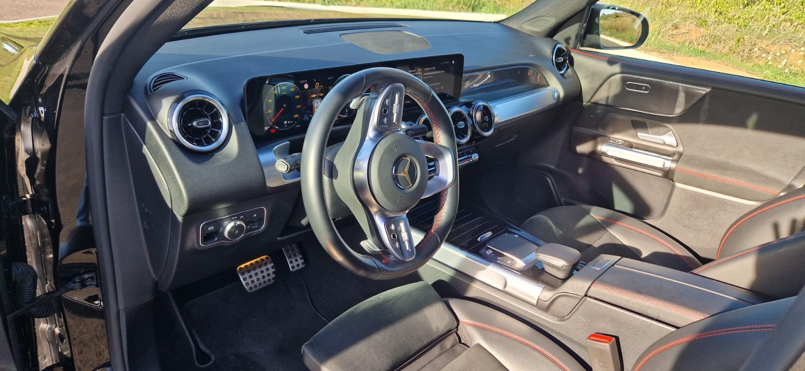 Mercedes  GLC 220 D - Miniature 3