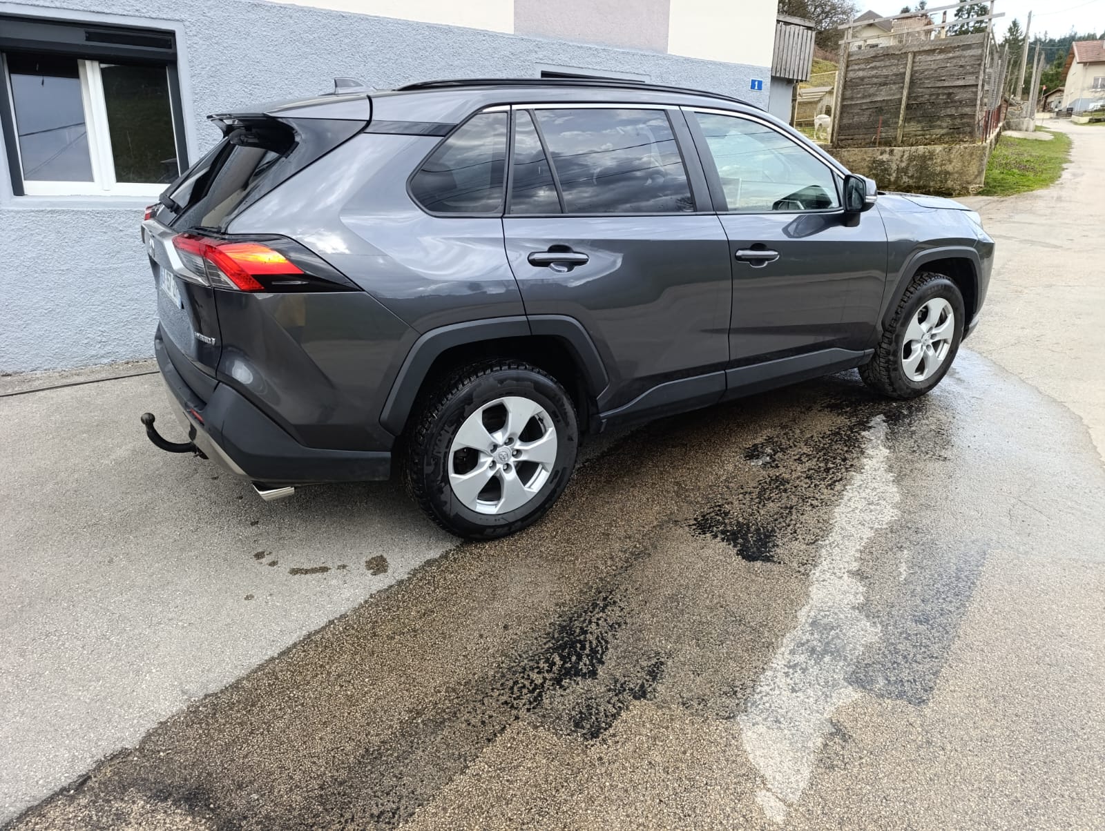 Toyota  RAV4  - Miniature 3
