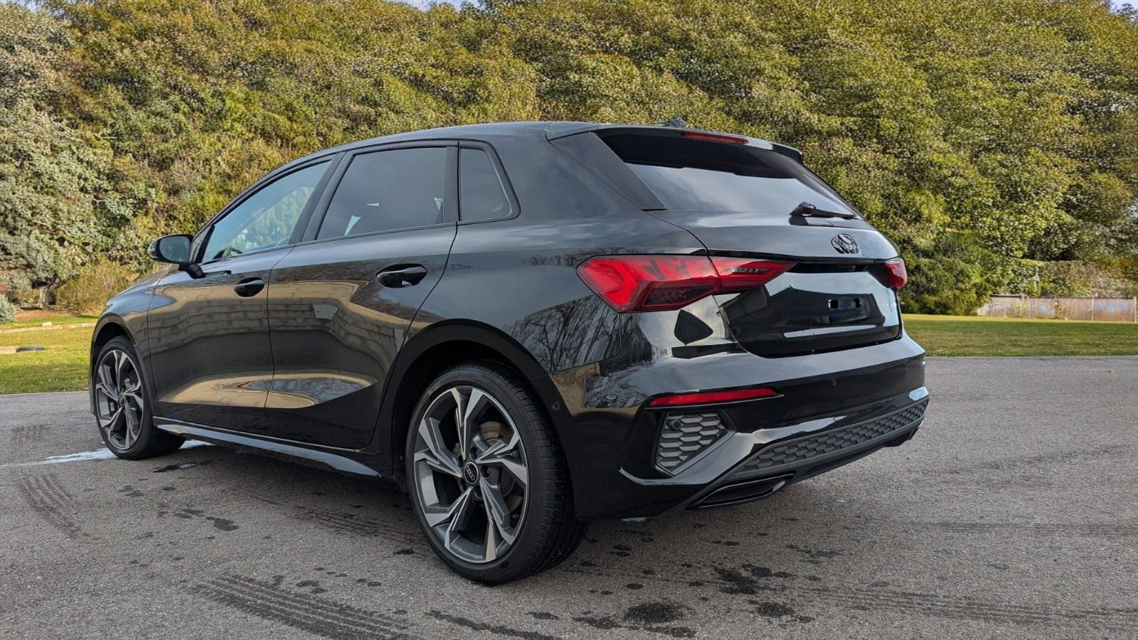 Audi A3 Sportback  - Miniature 4
