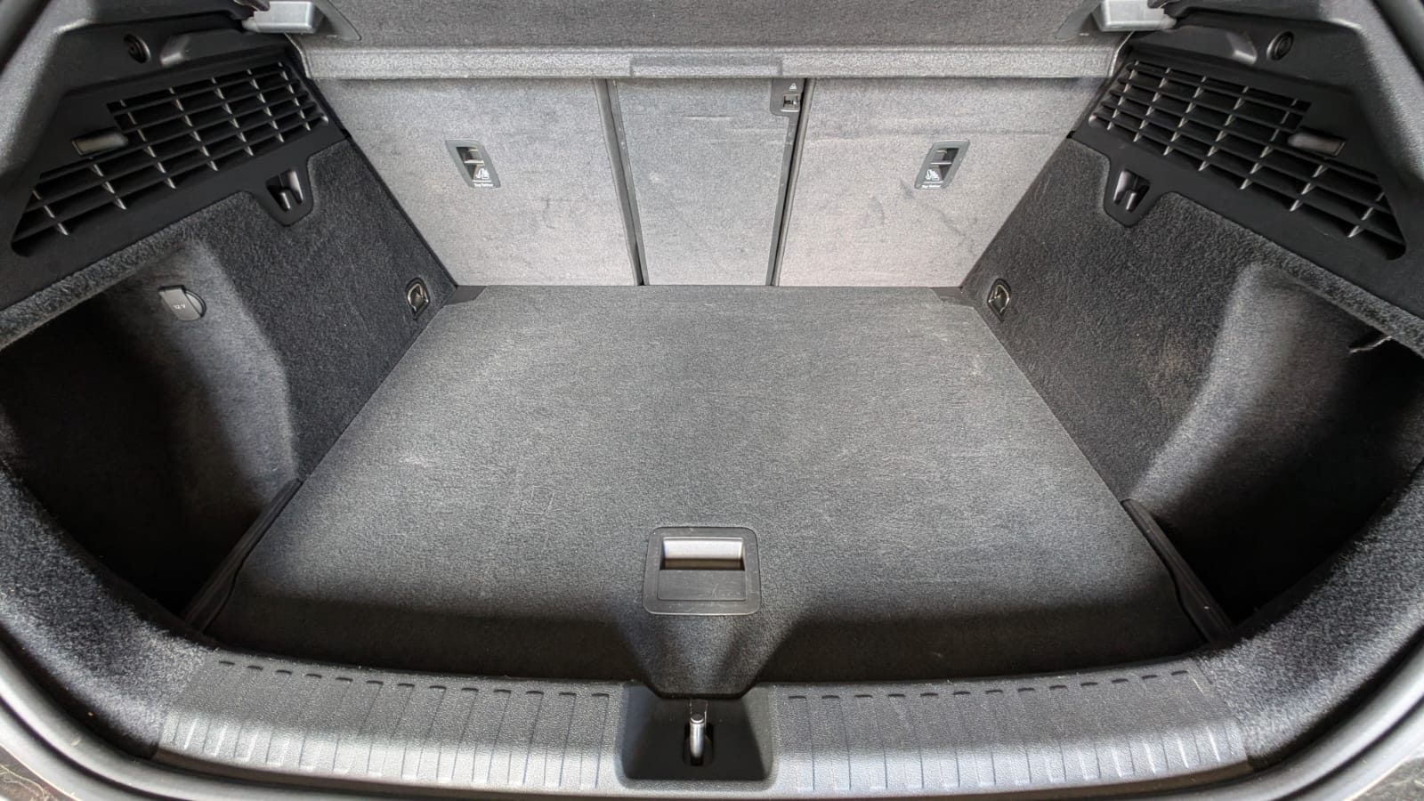 Audi A3 Sportback  - Miniature 12