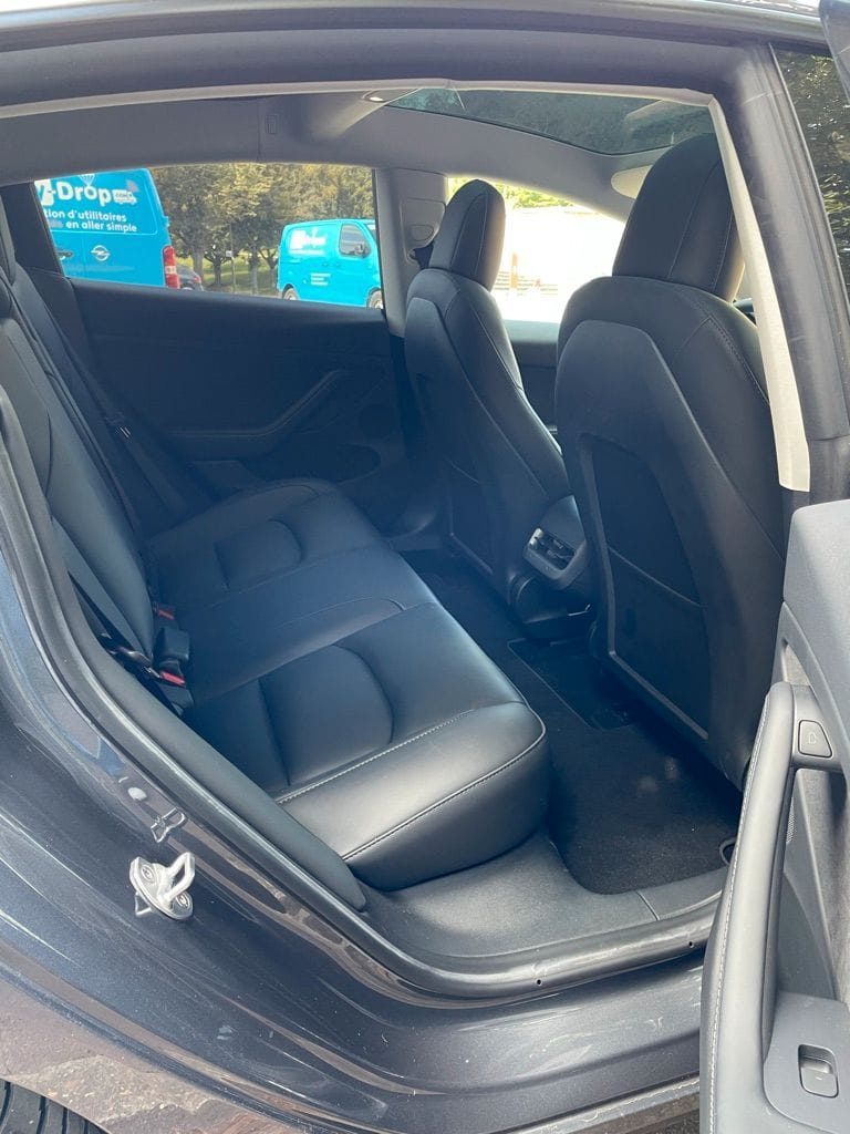 Tesla Model 3  - Miniature 6
