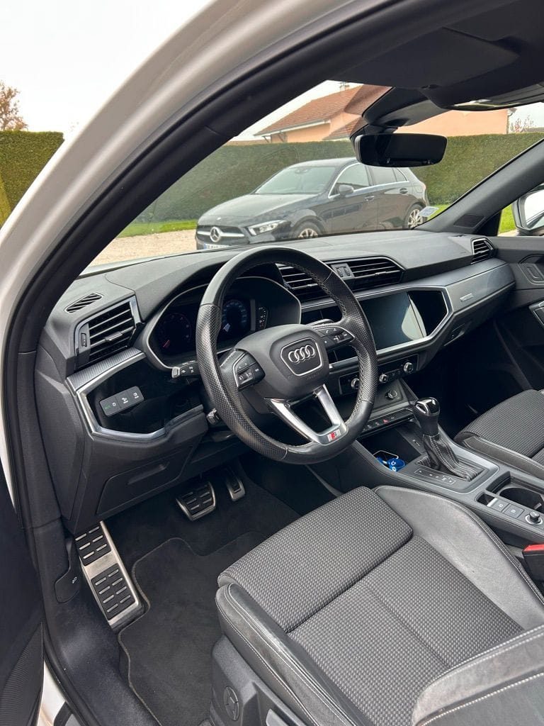 Audi  Q3