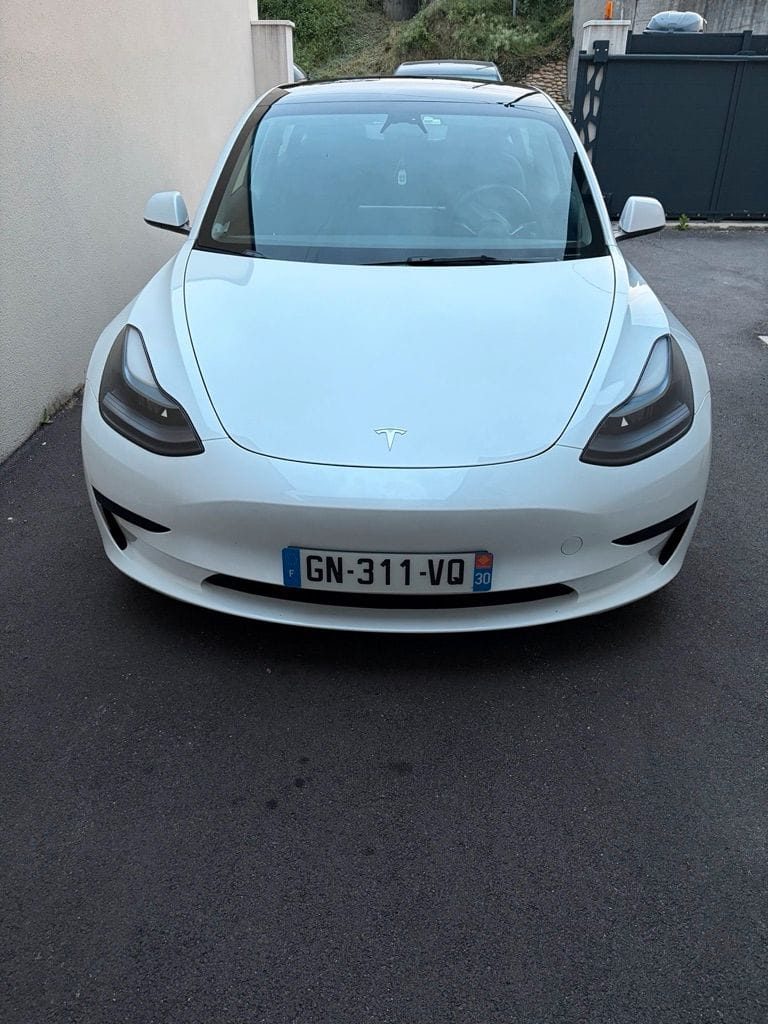 Tesla Model 3   - Miniature 7