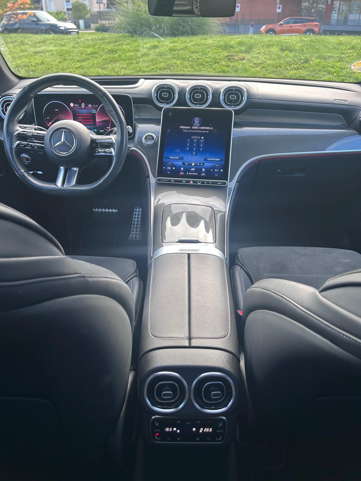 Mercedes  GLC 220D - Miniature 12
